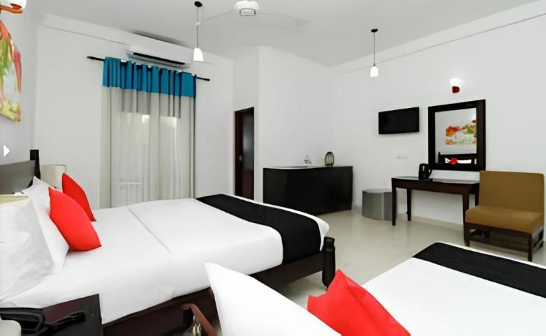 Blue Spring Hotel Ваддува Экстерьер фото